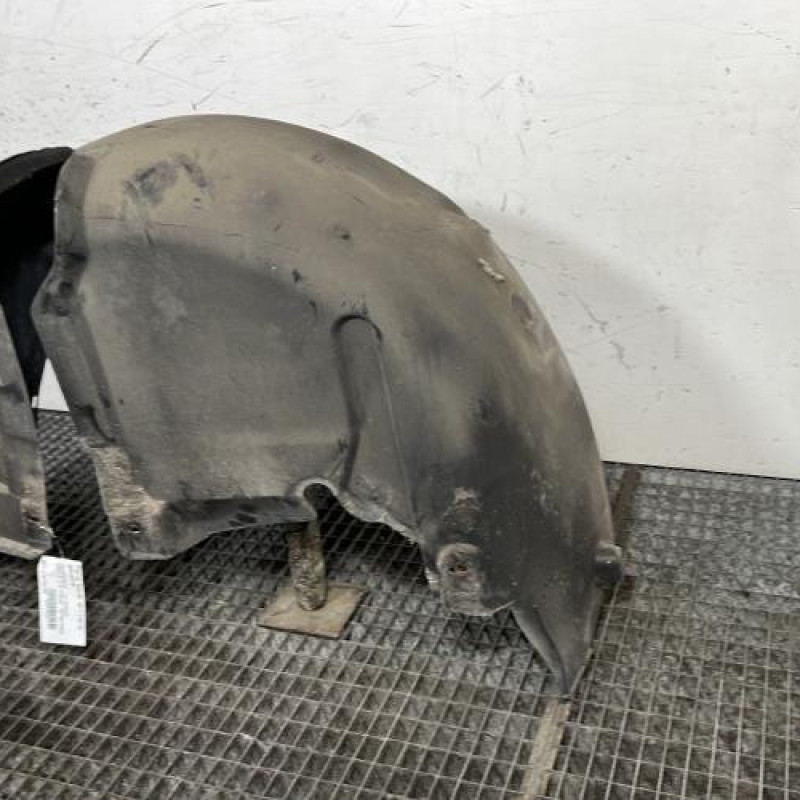 Pare boue arriere gauche VOLKSWAGEN GOLF 4 Photo n°3