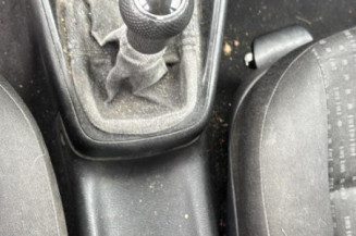 Pare boue arriere gauche VOLKSWAGEN GOLF 4