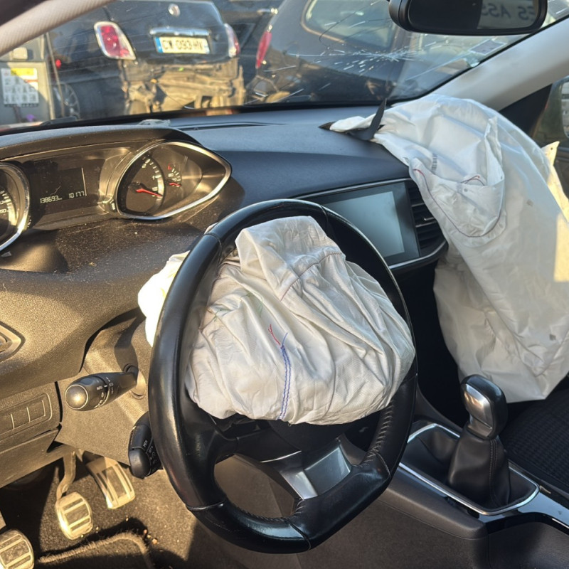 PEUGEOT 308 2 PHASE 1 1.6 BLUE HDI - 8V TURBO Photo n°13