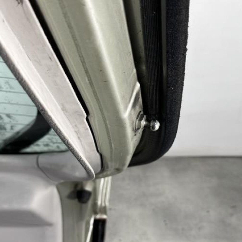 Malle/Hayon arriere RENAULT LAGUNA 2 Photo n°10