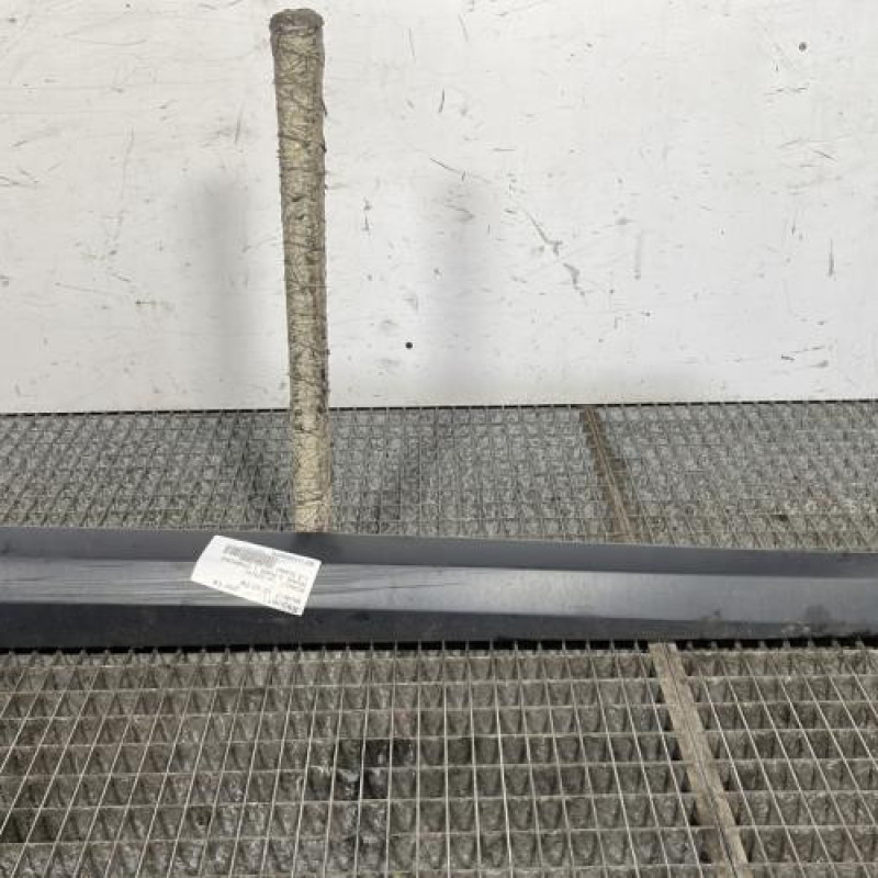 Baguette de porte avant droite RENAULT MEGANE 3 Photo n°1
