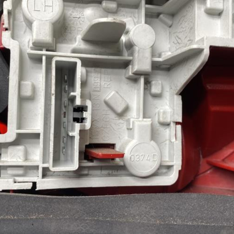 Feu arriere principal gauche (feux) FORD MONDEO 2 Photo n°3