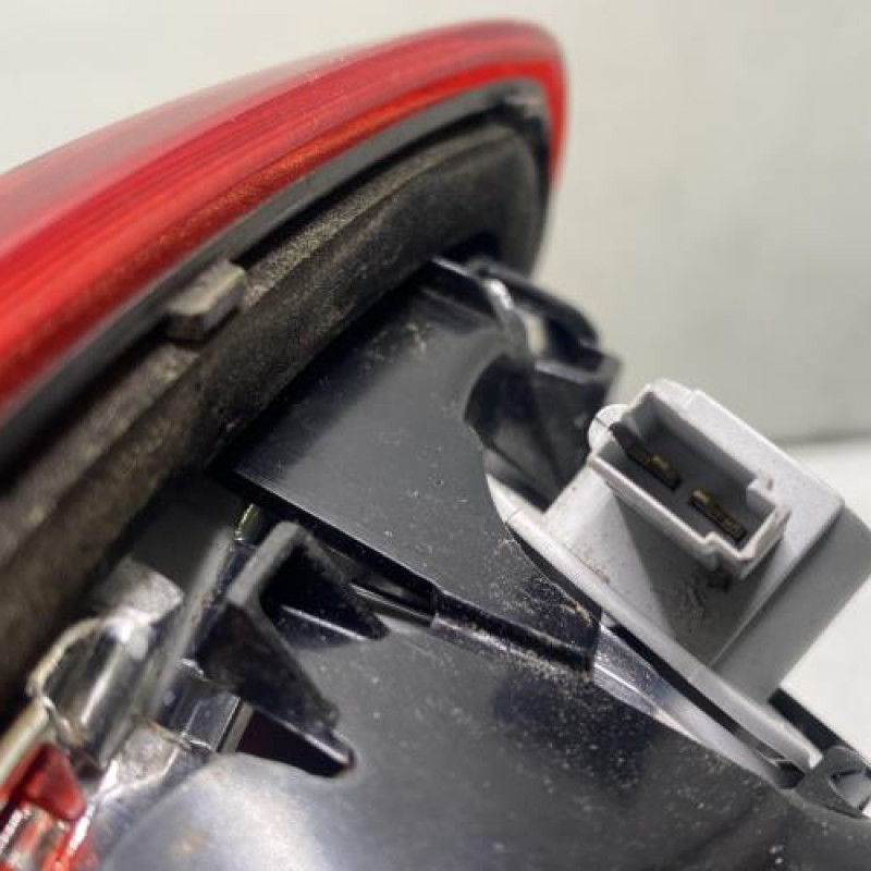 Feu arriere secondaire droit (feux) OPEL CORSA E Photo n°3