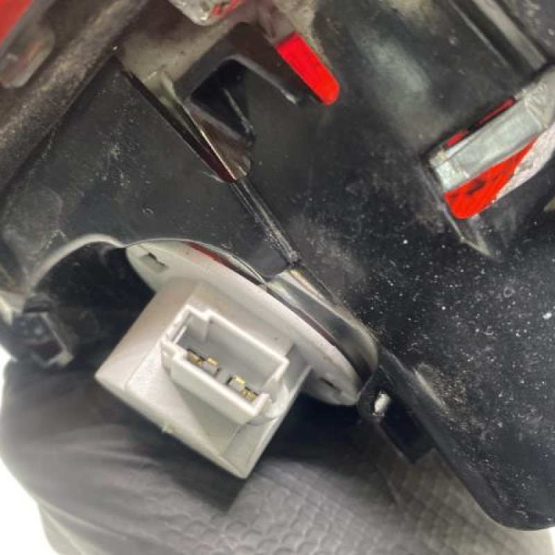 Feu arriere secondaire gauche (feux) OPEL CORSA E Photo n°3