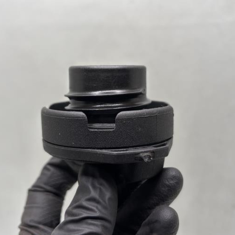 Bouchon de carburant VOLKSWAGEN POLO 4 Photo n°3