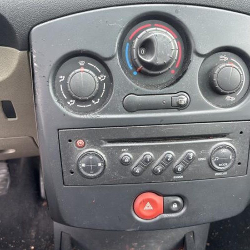 Feu arriere principal gauche (feux) RENAULT CLIO 3 Photo n°19