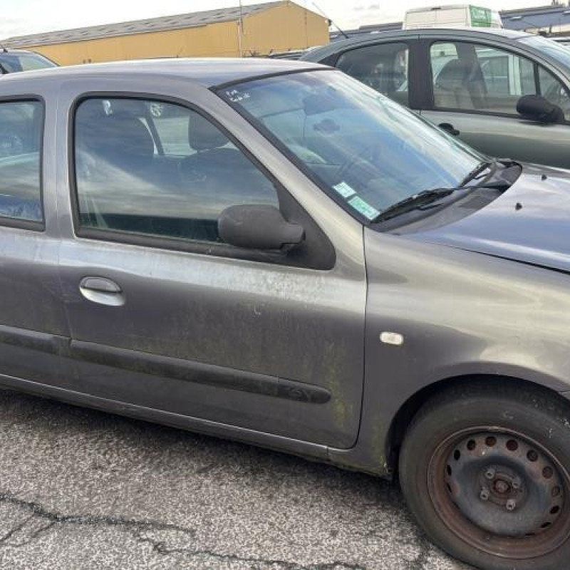 Aile avant gauche RENAULT CLIO 2 Photo n°11