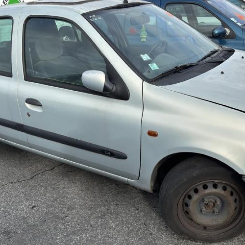 Aile avant gauche RENAULT CLIO 2 Photo n°11