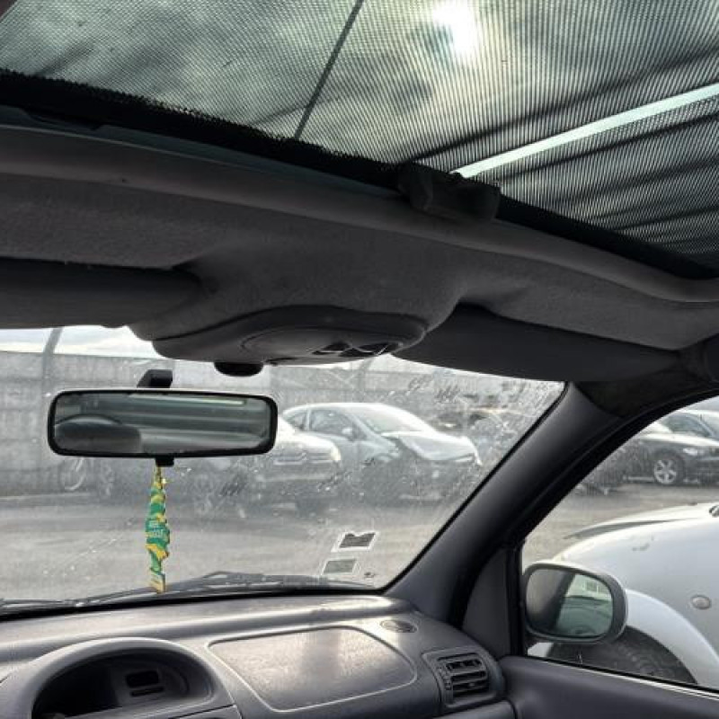 Aile avant gauche RENAULT CLIO 2 Photo n°19