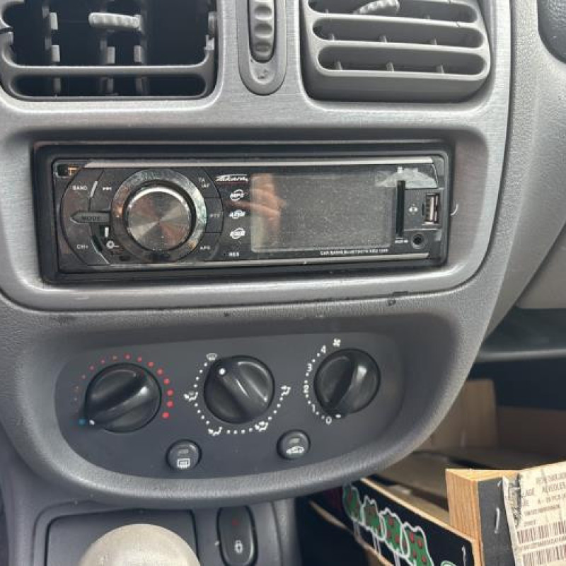 Aile avant gauche RENAULT CLIO 2 Photo n°20