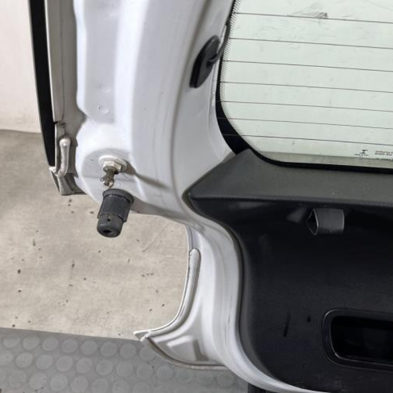 Malle/Hayon arriere CITROEN C3 3 Photo n°9