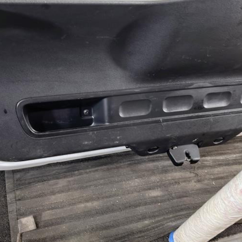 Malle/Hayon arriere CITROEN C3 3 Photo n°10