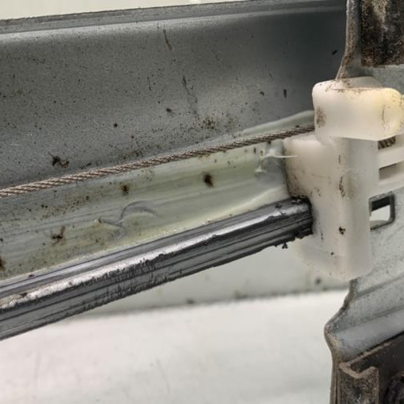 Leve vitre mecanique arriere gauche DACIA DUSTER 1 Photo n°3