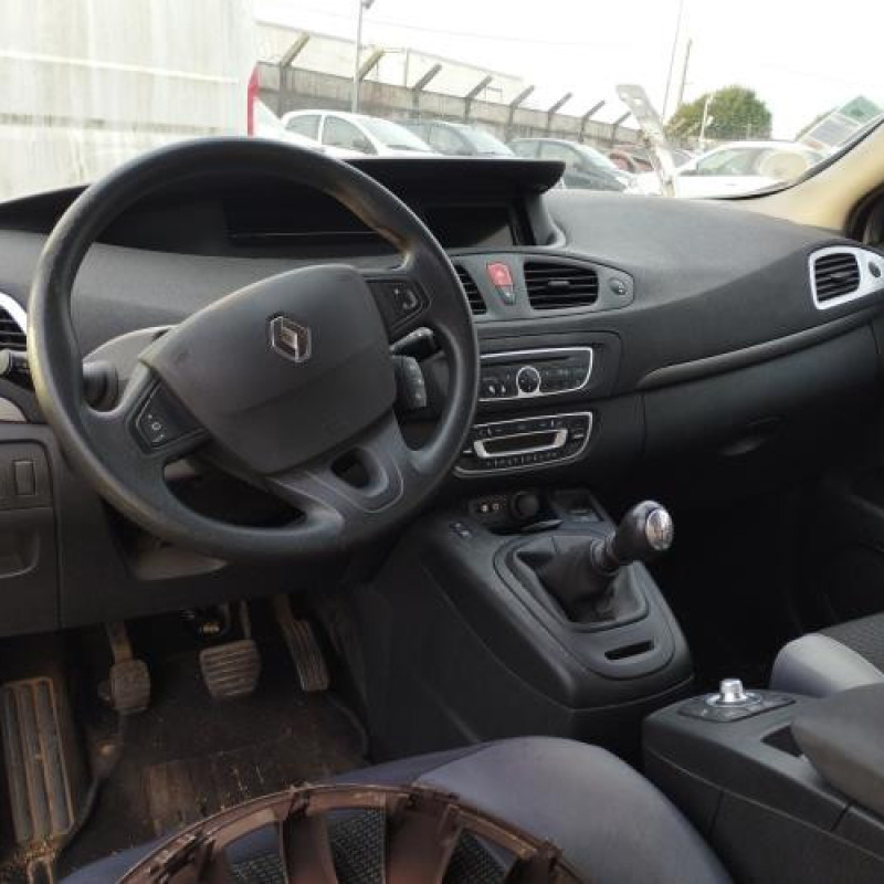 Feu arriere stop central RENAULT SCENIC 3 Photo n°16