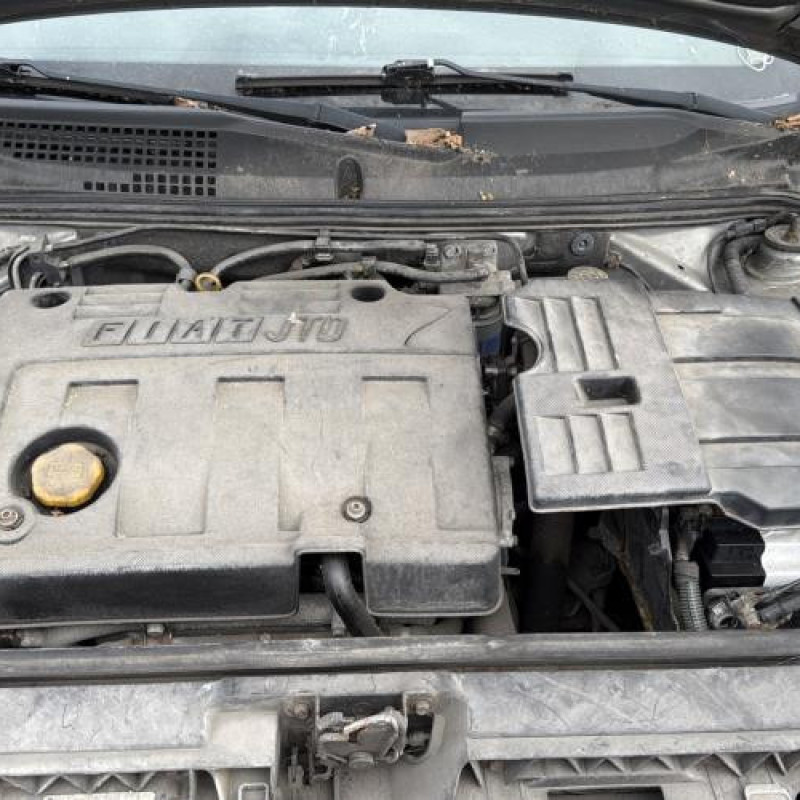 Feu arriere stop central FIAT STILO Photo n°13