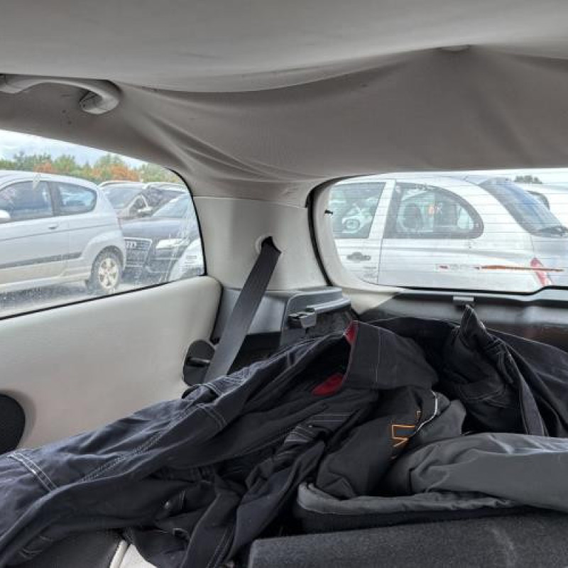 Feu arriere stop central FIAT STILO Photo n°17