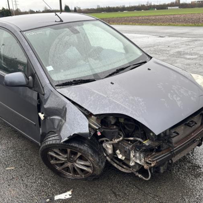 Feu arriere stop central FORD FIESTA 5 Photo n°5