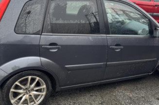 Feu arriere stop central FORD FIESTA 5