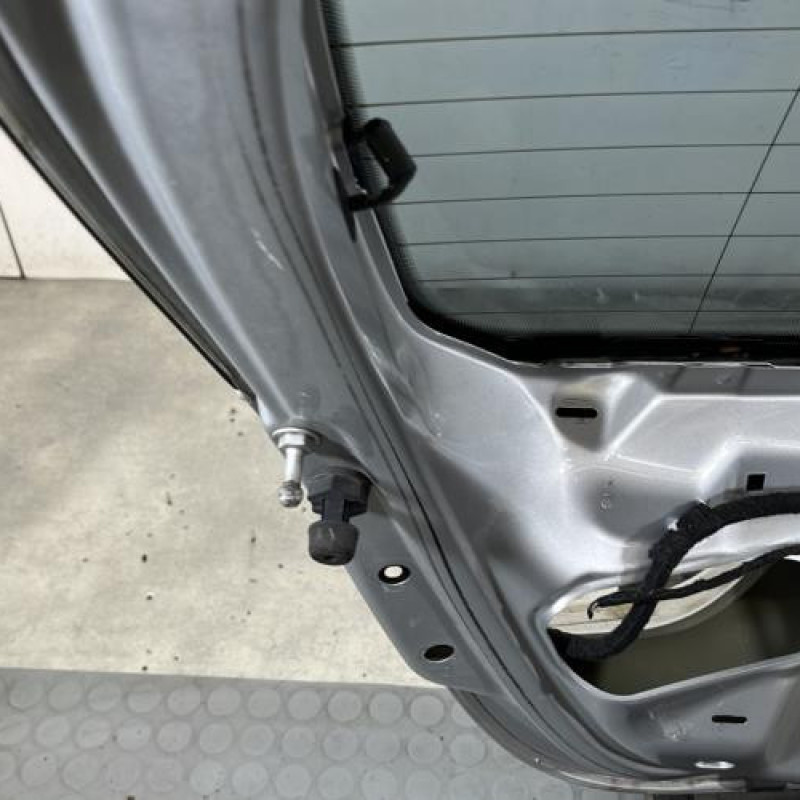 Malle/Hayon arriere SEAT LEON 2 Photo n°9