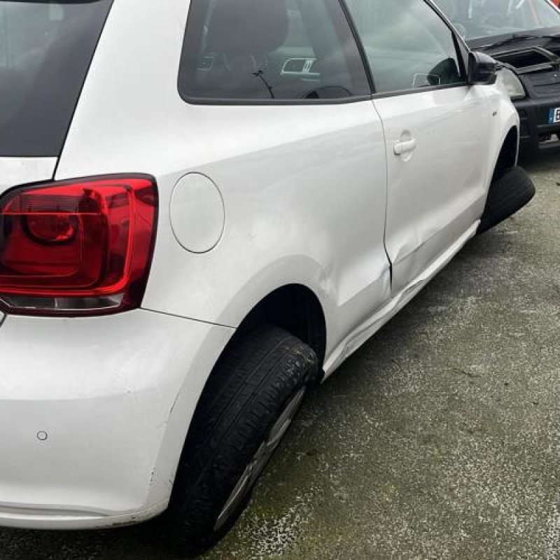 Actionneur verrou trappe d'essence VOLKSWAGEN POLO 5 Photo n°7