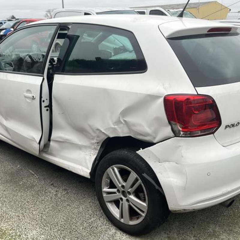Actionneur verrou trappe d'essence VOLKSWAGEN POLO 5 Photo n°10