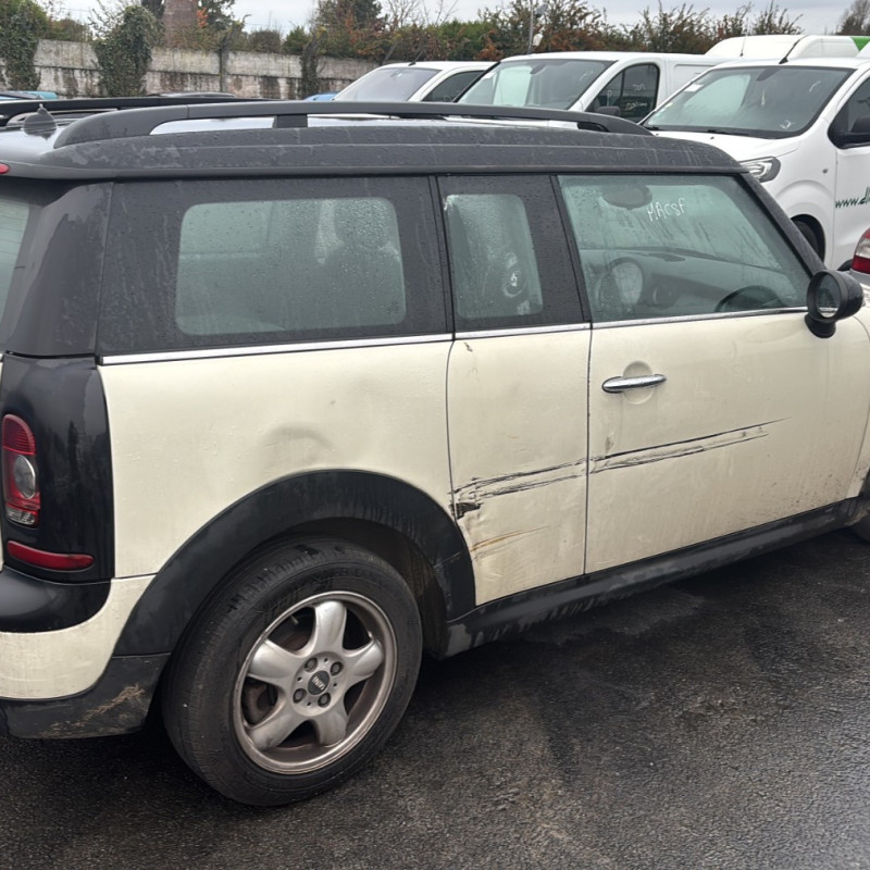 MINI MINI 2 R55 CLUBMAN PHASE 1 BREAK 1.6D - 16V TURBO COOPER D Photo n°7