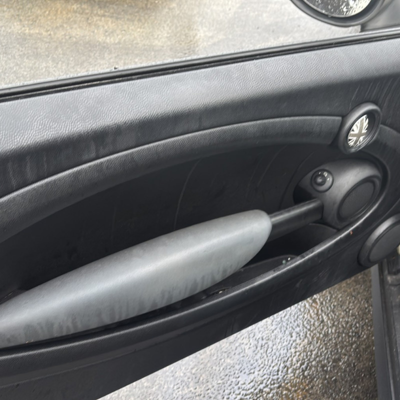 MINI MINI 2 R55 CLUBMAN PHASE 1 BREAK 1.6D - 16V TURBO COOPER D Photo n°9