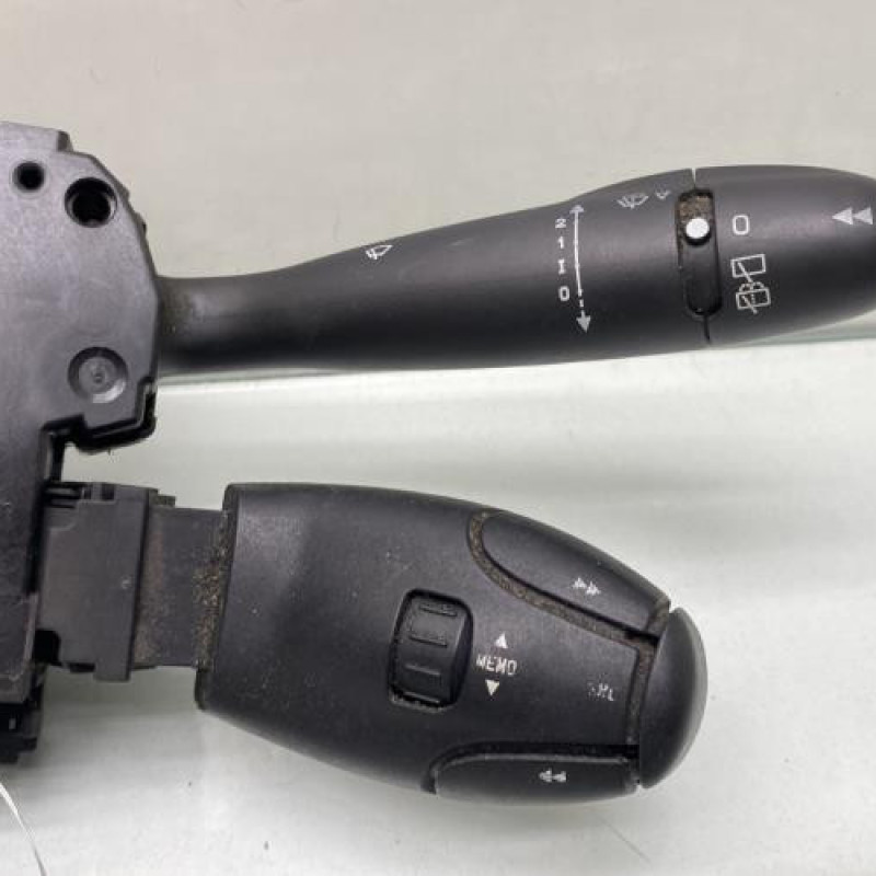 Com (Bloc Contacteur Tournant+Commodo Essuie Glace+Commodo Phare) PEUGEOT PARTNER 2 Photo n°4