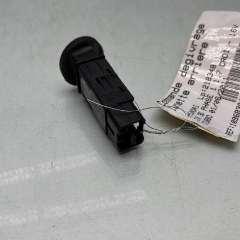 Commande degivrage lunette arriere HYUNDAI IX 35 Photo n°2