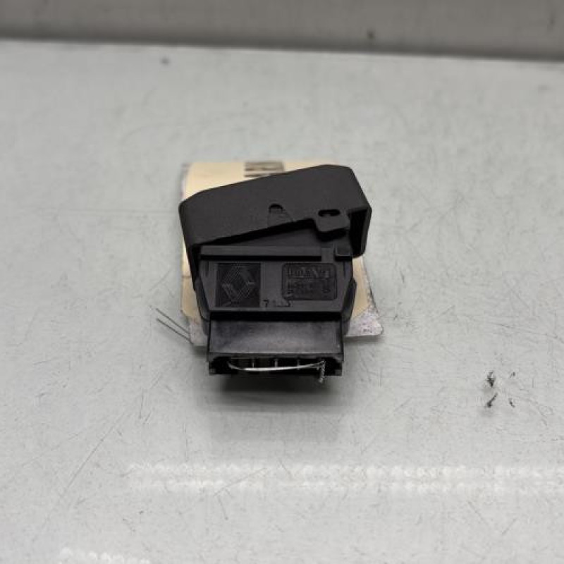 Commande degivrage lunette arriere RENAULT CLIO 1 Photo n°2