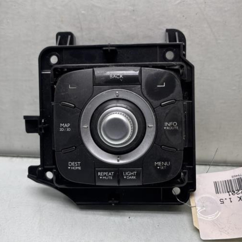 Commande GPS RENAULT MEGANE 3 Photo n°1