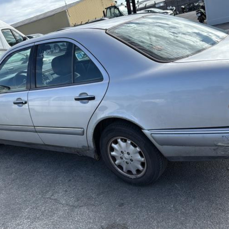 Commande chauffage MERCEDES CLASSE E 210 Photo n°10