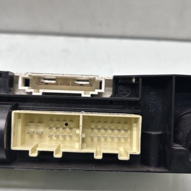 Commande chauffage VOLKSWAGEN POLO 5 Photo n°3