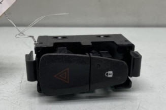 Bouton de warning DACIA SANDERO 2 Photo n°1
