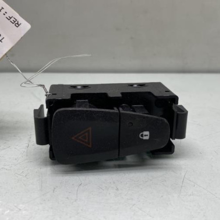 Bouton de warning DACIA SANDERO 2 Photo n°1