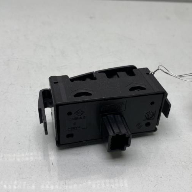 Bouton de warning DACIA SANDERO 2 Photo n°2