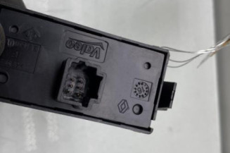 Bouton de warning DACIA SANDERO 2