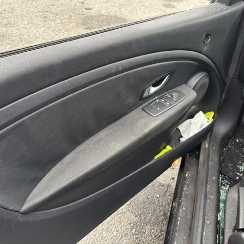 Pare boue arriere droit RENAULT MEGANE 3 Photo n°13