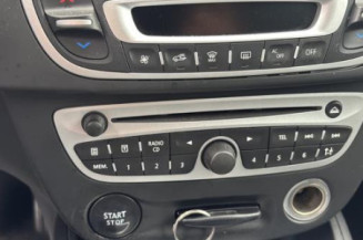 Pare boue arriere droit RENAULT MEGANE 3