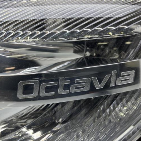 Optique avant principal gauche (feux)(phare) SKODA OCTAVIA 2