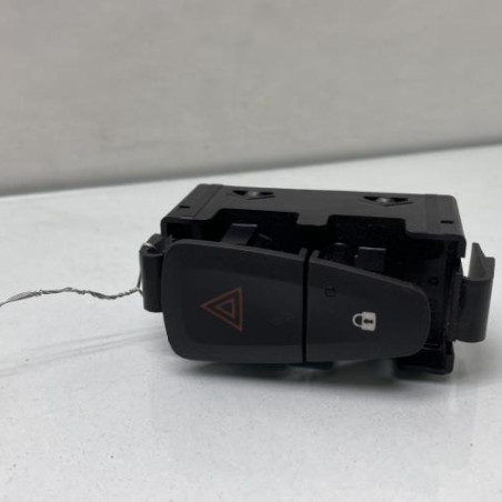 Bouton de warning DACIA DOKKER Photo n°1