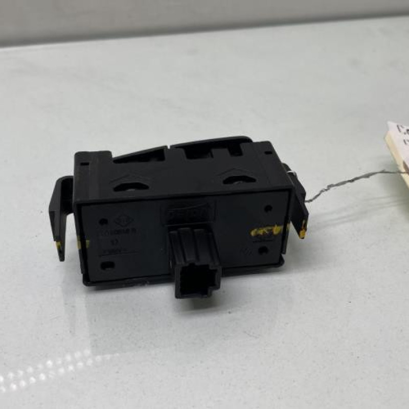 Bouton de warning DACIA DOKKER Photo n°2