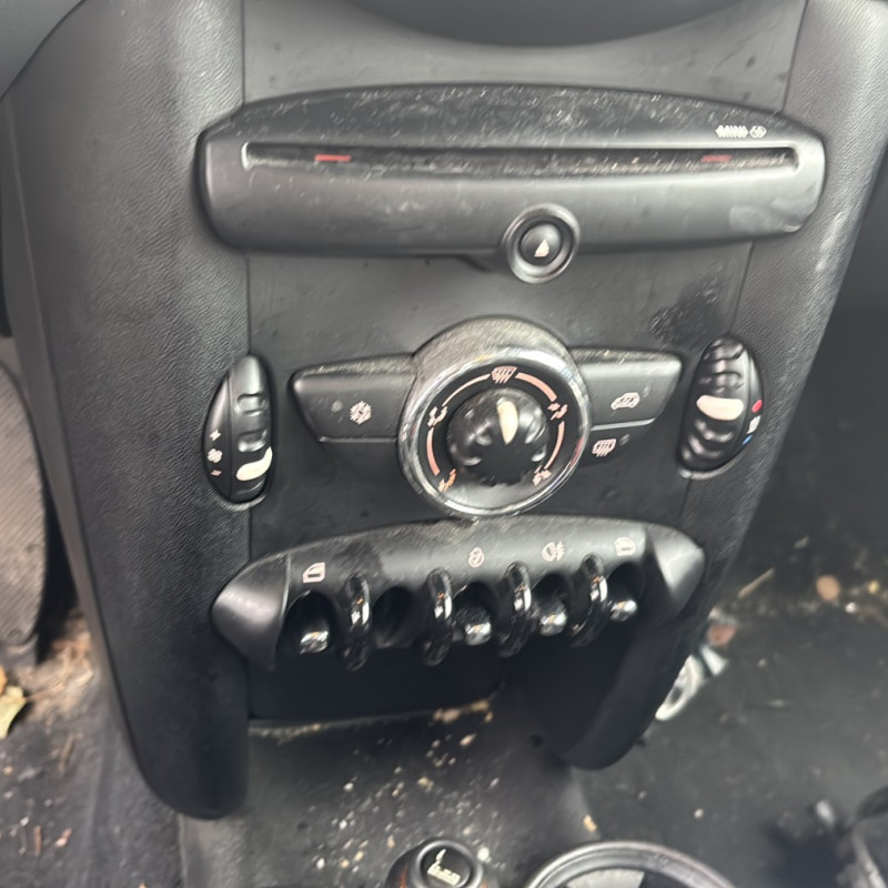 MINI MINI 2 R56 PHASE 2 1.6D - 16V TURBO ONE D Photo n°24