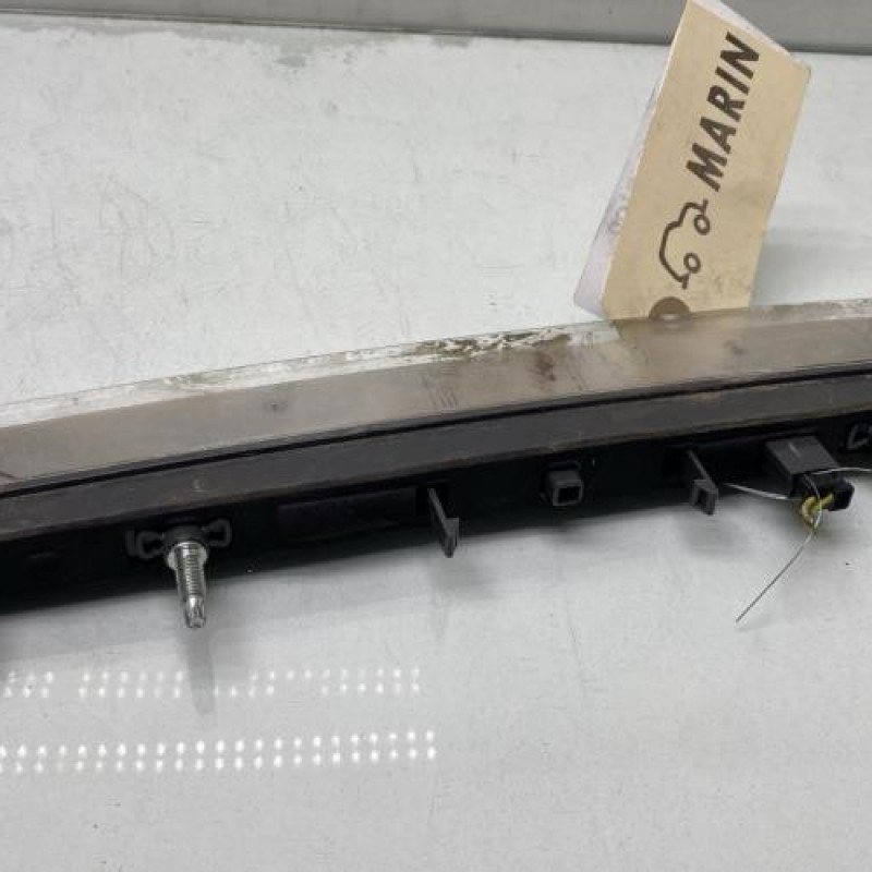 Feu arriere stop central PEUGEOT 308 2 Photo n°2