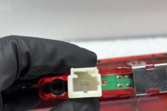 Feu arriere stop central NISSAN QASHQAI 1