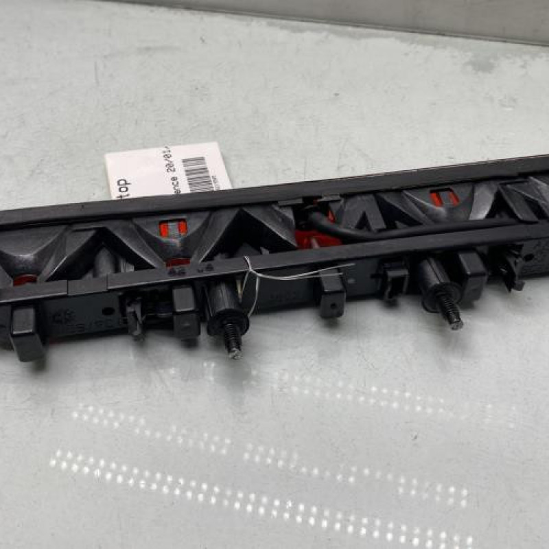 Feu arriere stop central PEUGEOT 206 Photo n°2