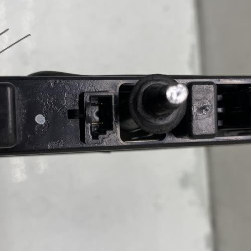 Feu arriere stop central PEUGEOT 206 Photo n°3