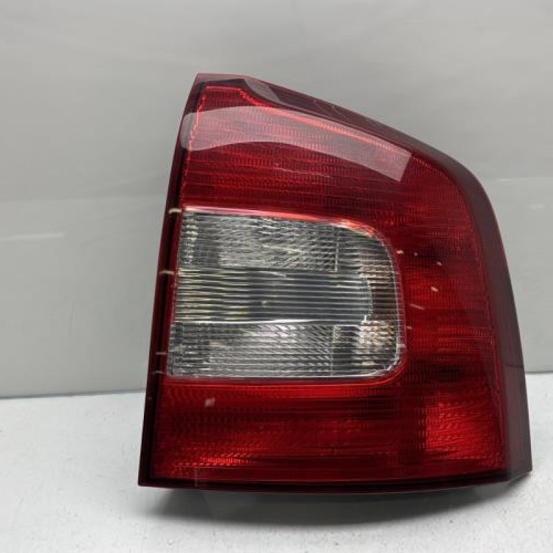 Feu arriere principal droit (feux) SKODA OCTAVIA 2 Photo n°1