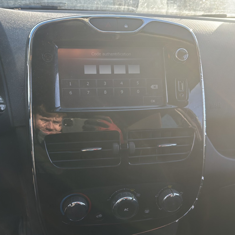 RENAULT CLIO 4 PHASE 1 1.2i - 16V Photo n°17