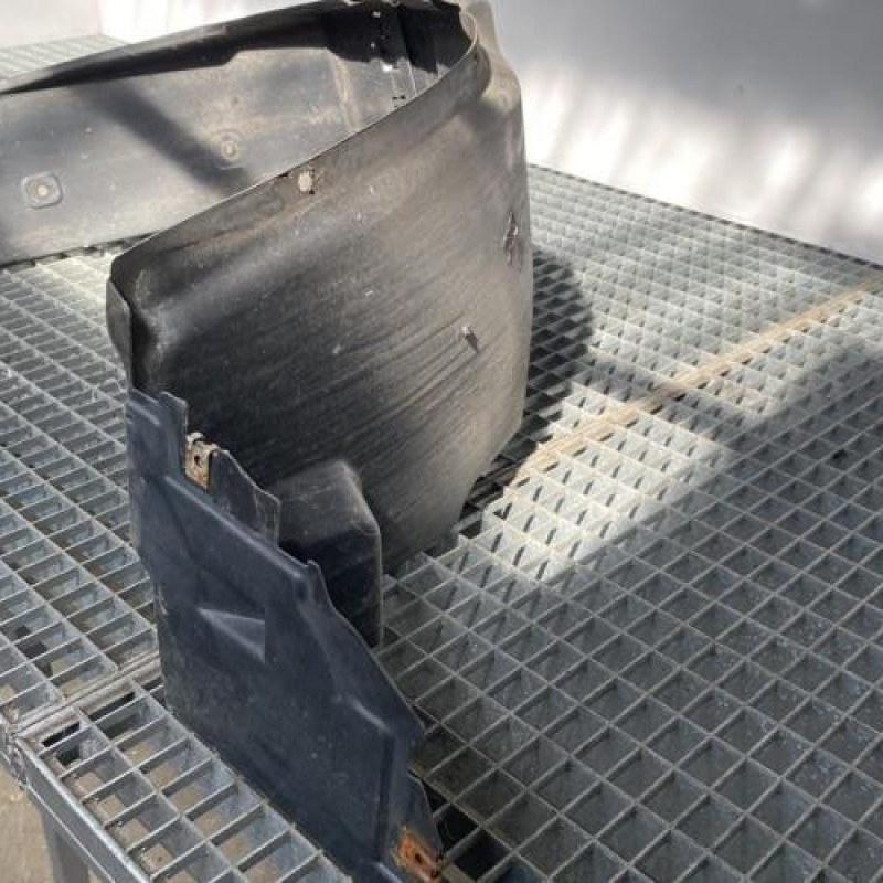 Pare boue avant droit OPEL KARL Photo n°1